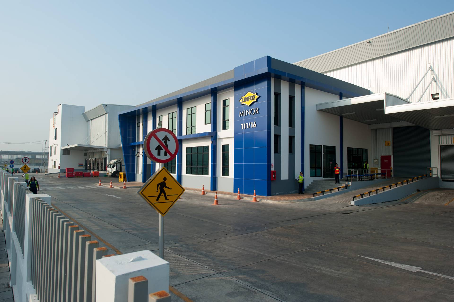 WHA Mega Logistics Center Bangna-Trad km.19 <small>(Linfox New D.C.) </small>